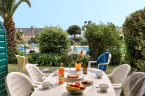 LocaLise - A06 - Entièrement de plain-pied avec petite vue mer - Donnant sur la piscine et le jardin - wifi inclus - draps inclus -
